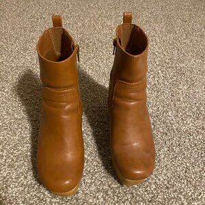 Women's Aggy Clog Boots Cognac - Universal Thread size 6.5 Classic and Preppy
